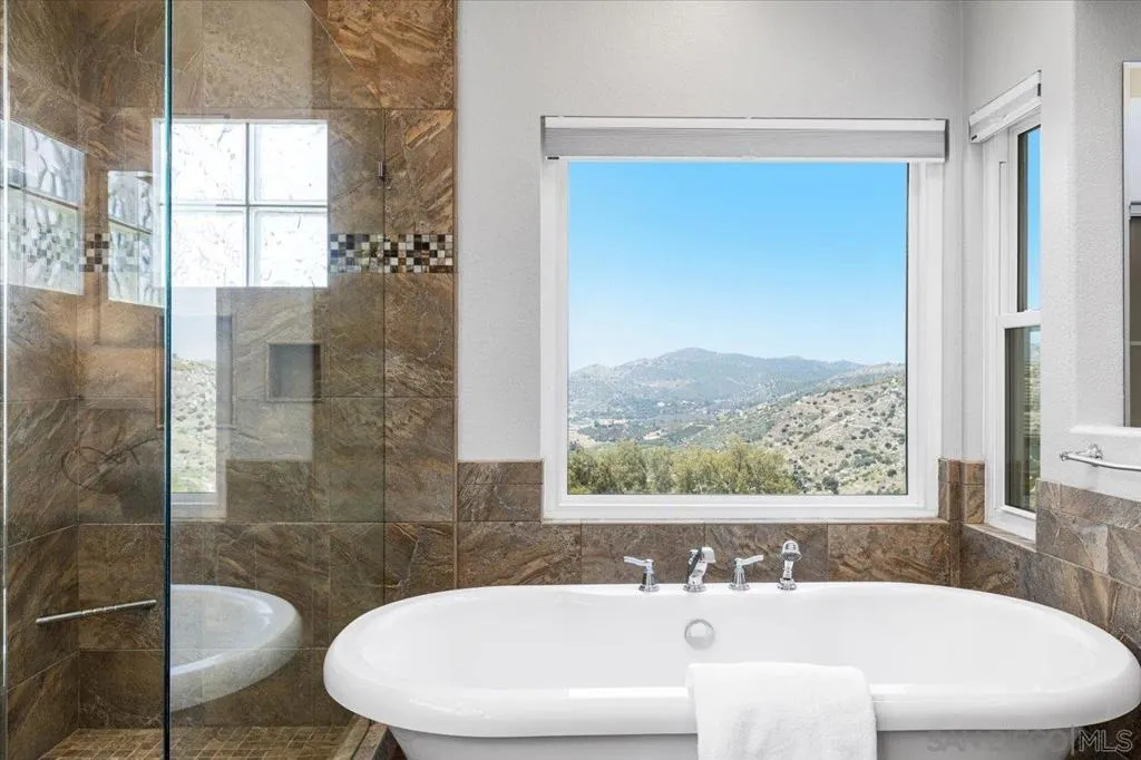 2292 Rock Crest Gln, Escondido, California 92026 home-pic-22